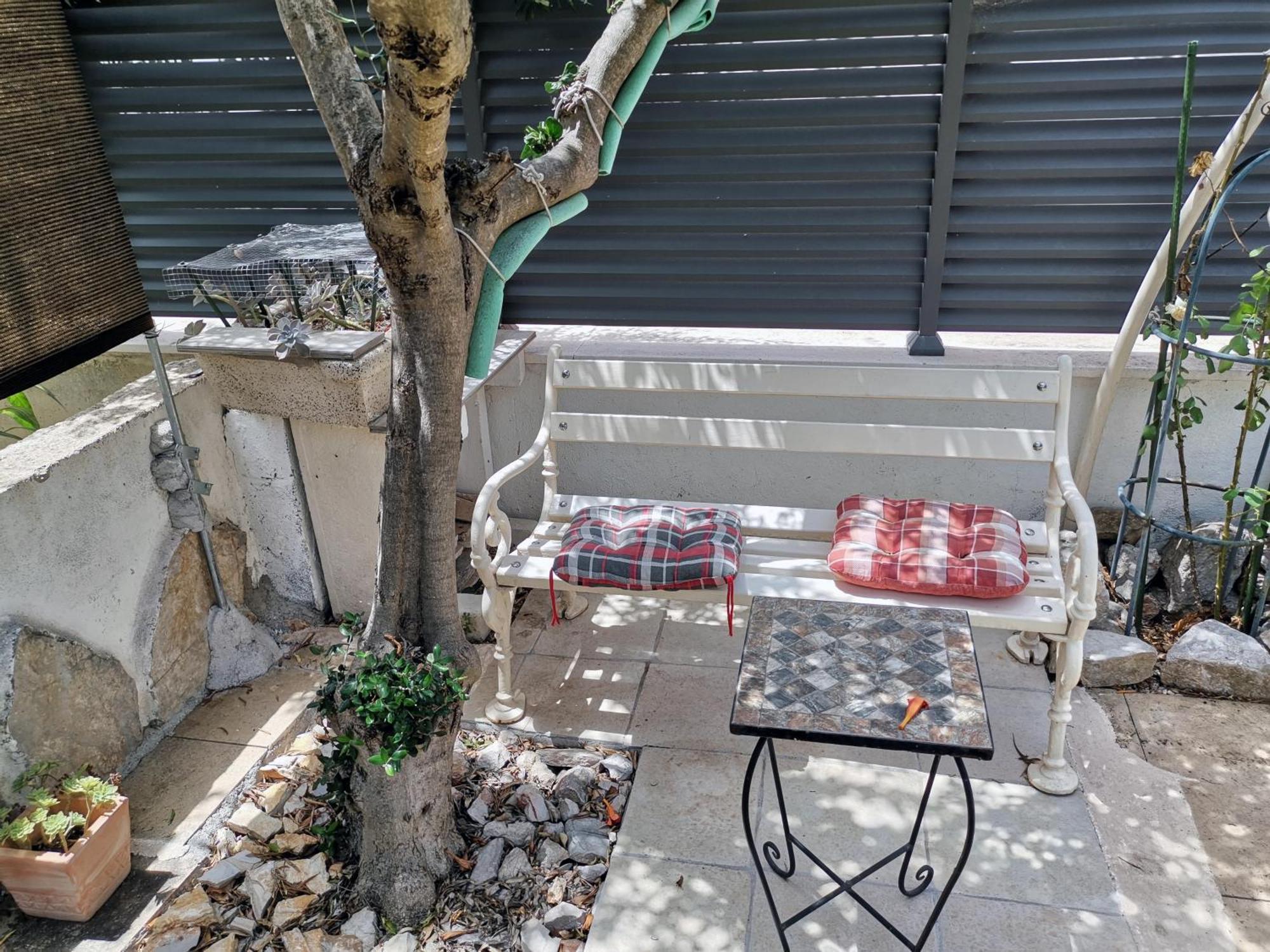 Apartment Alena With Terrace And Garden Center Jelsa Jelsa  Bagian luar foto