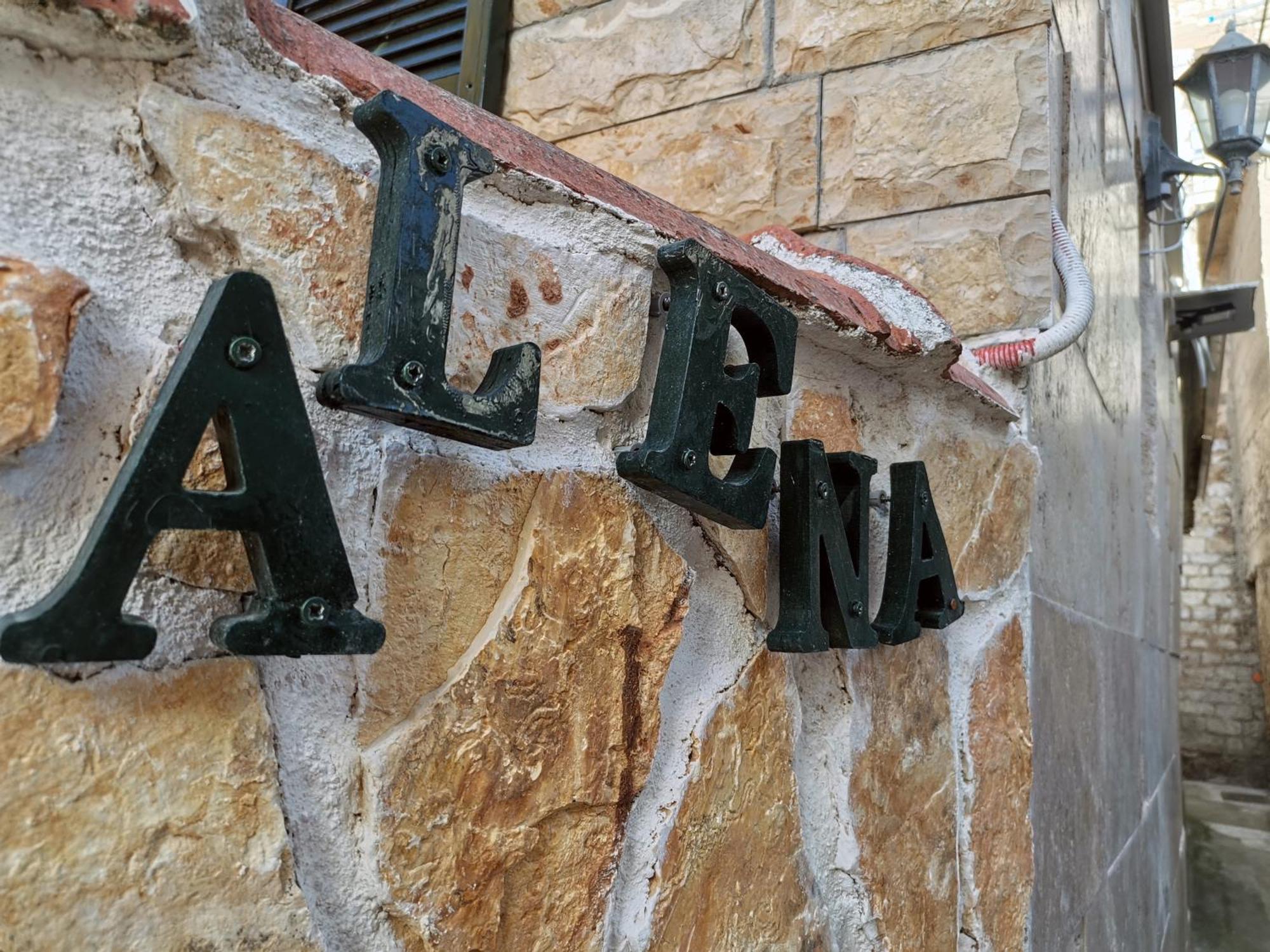 Apartment Alena With Terrace And Garden Center Jelsa Jelsa  Bagian luar foto