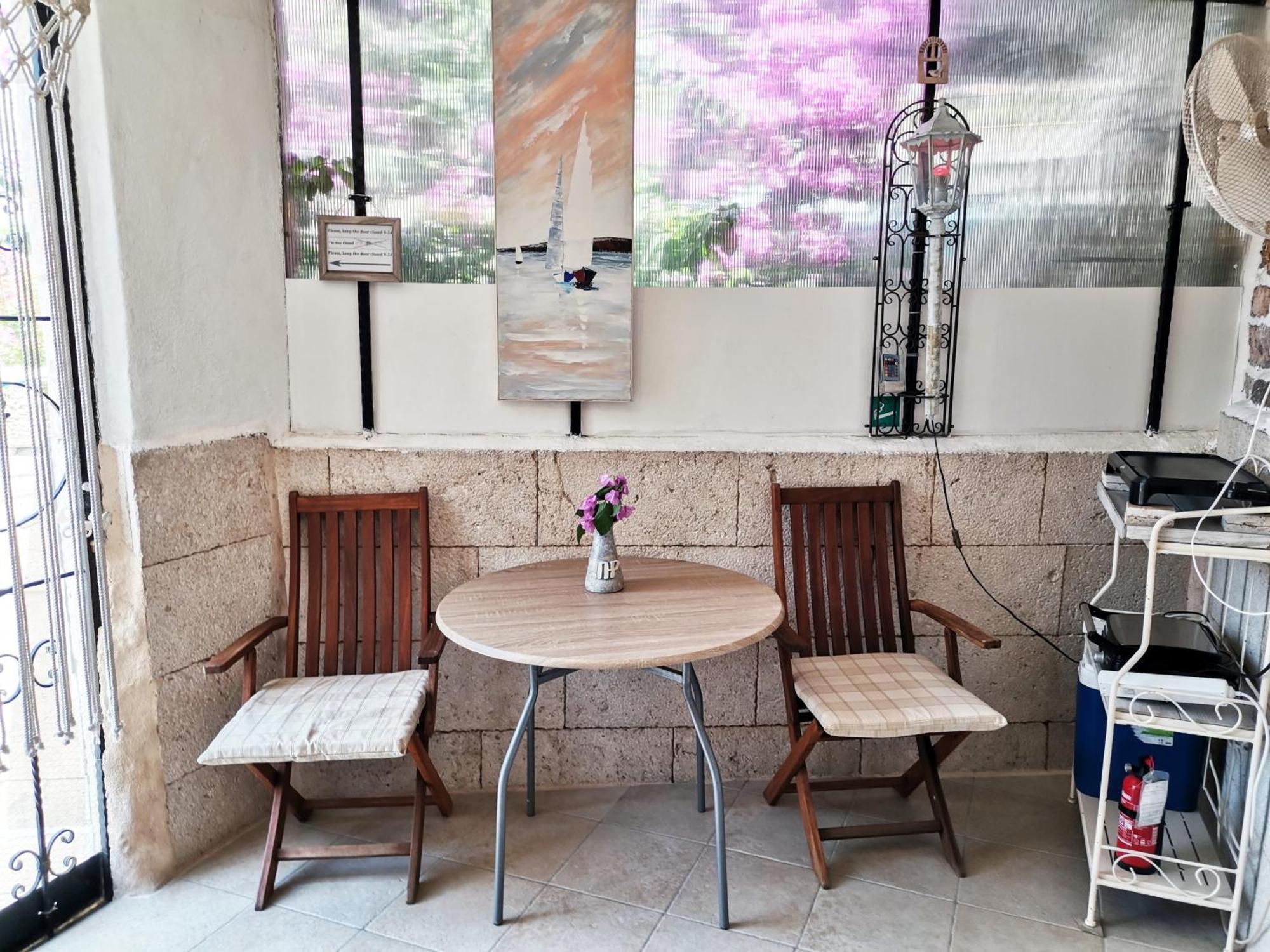 Apartment Alena With Terrace And Garden Center Jelsa Jelsa  Bagian luar foto