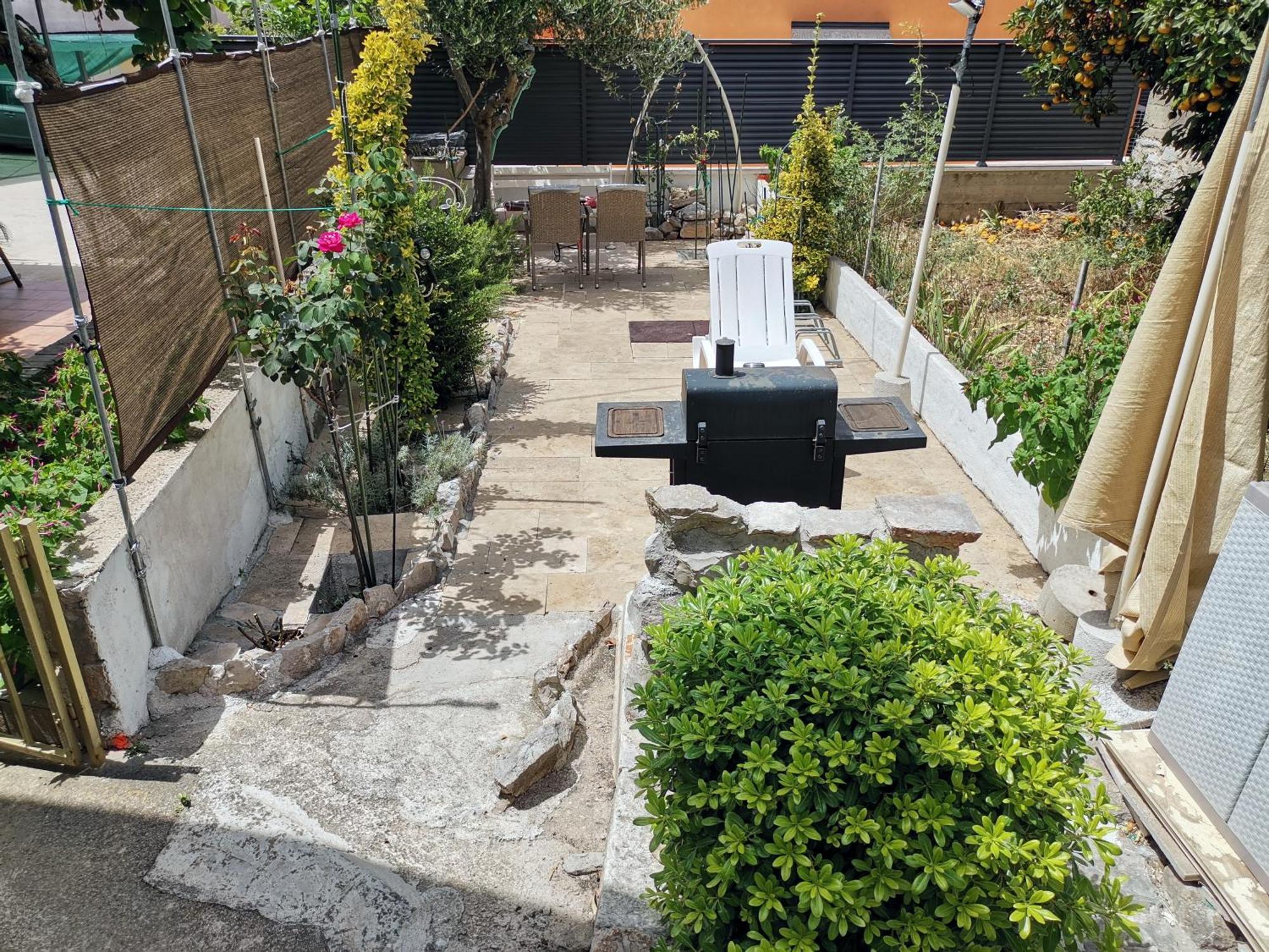 Apartment Alena With Terrace And Garden Center Jelsa Jelsa  Bagian luar foto